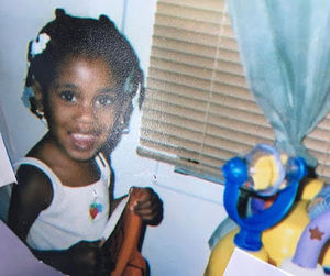 Meet your Posher, Mia.danielle